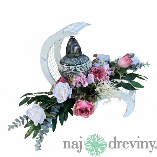 Ikebana s kahancom mesačné spomienky - polmesiac so svietnikom a kvetmi