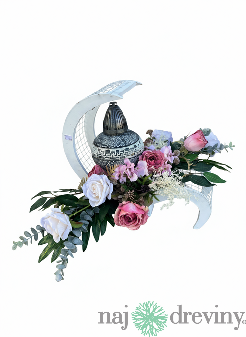 Ikebana s kahancom mesačné spomienky - polmesiac so svietnikom a kvetmi