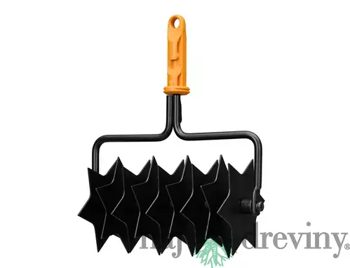 Prevzdušňovač trávníkov FISKARS 21 cm OneClick 1080688