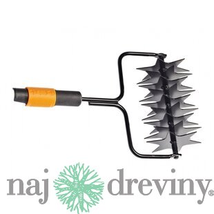 Prevzdušňovač trávníkov FISKARS QUIKFIT 1000689 20cm