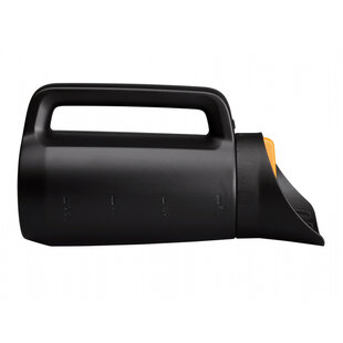 Sypač FISKARS SOLID ručný na hnojivo, soľ 1057076