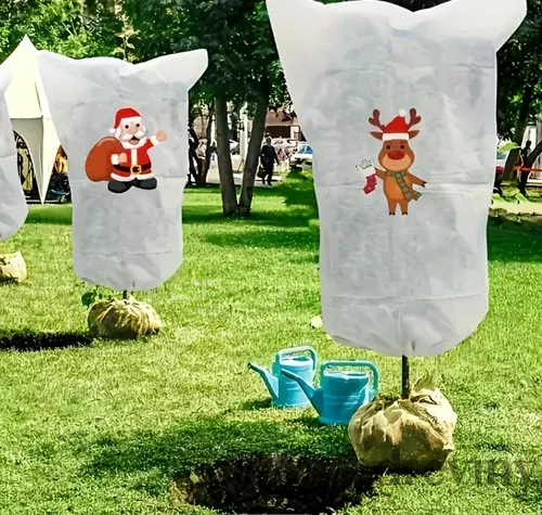 Veľký zimný ochranný kryt/návlek na rastliny s motívom 1 ks/mix